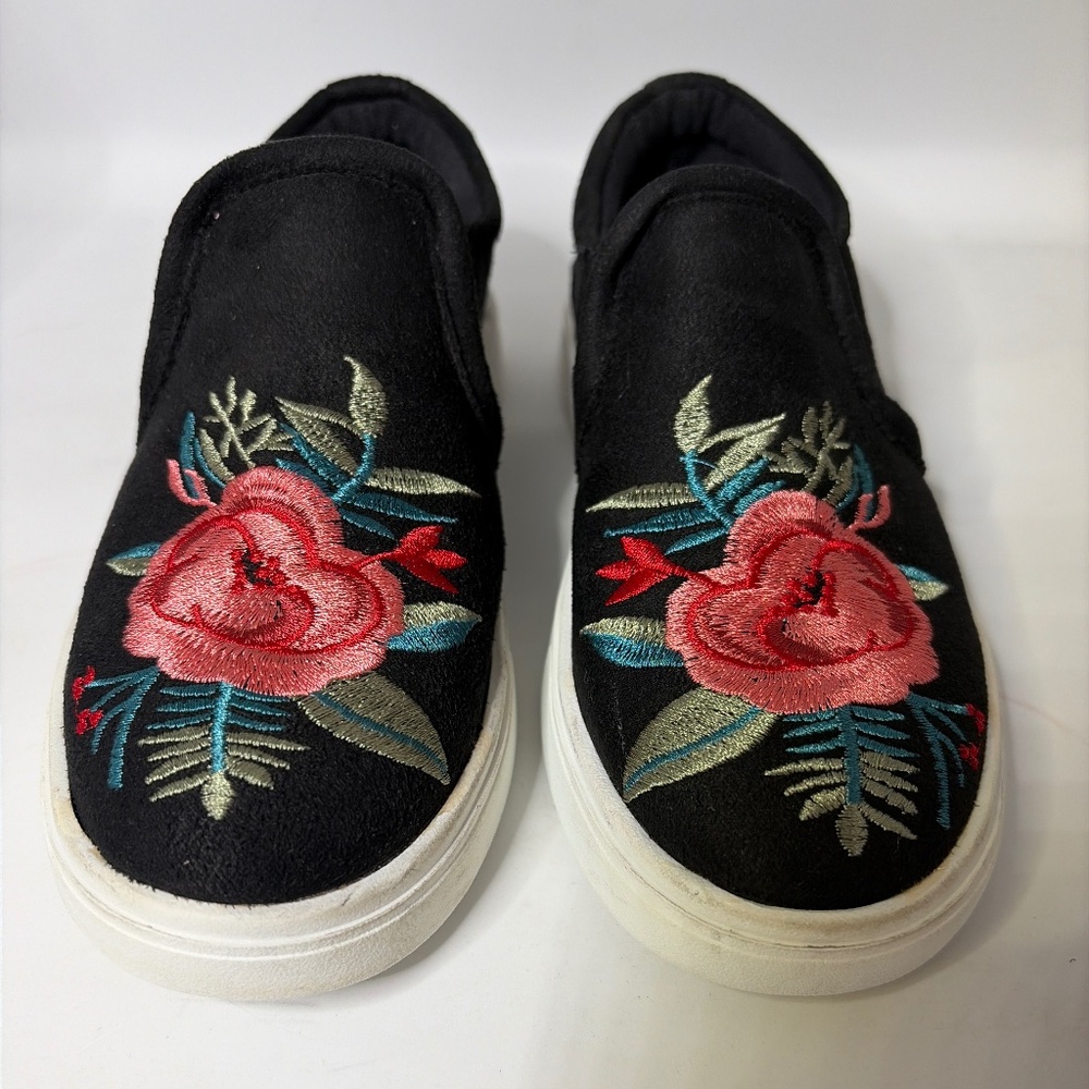 Boho Embroidered Girls Sneaker Loafer, size 1